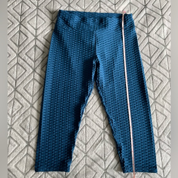 Booty Shaping Capri Length Leggings, Blue, Size XL - Picture 5 of 11